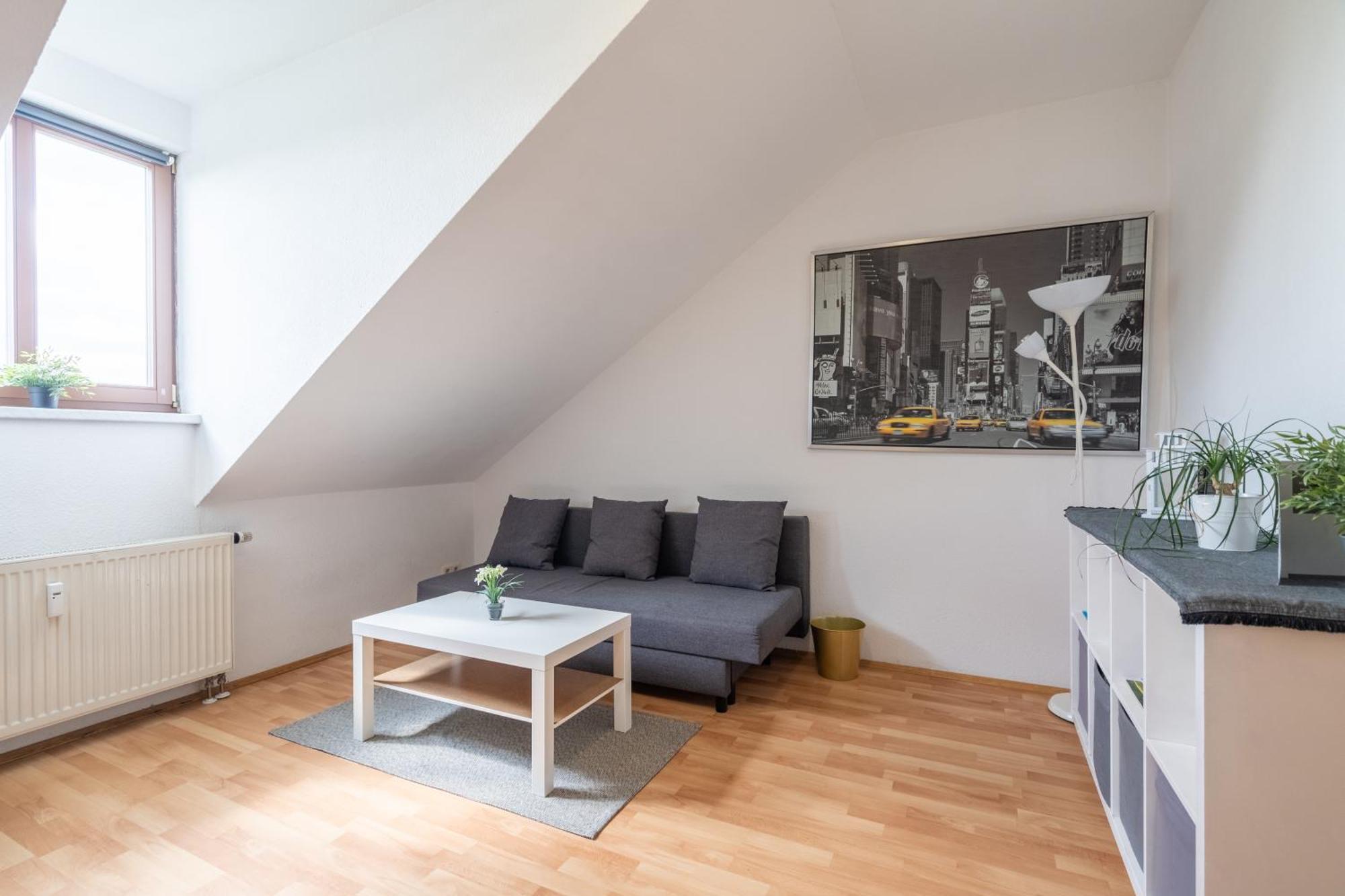Gemuetliche Dachgeschosswohnung -Waldstrassenviertel Leipzig Exterior foto